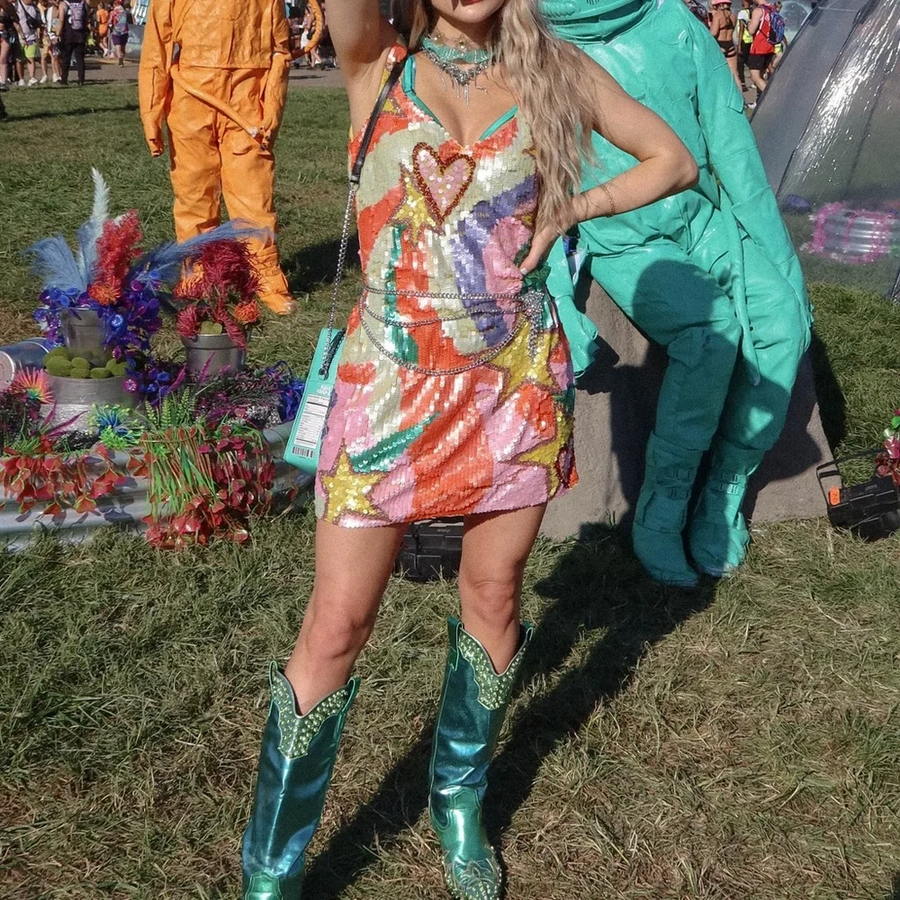 Sequin star and heart dress - Picture 13 of 13